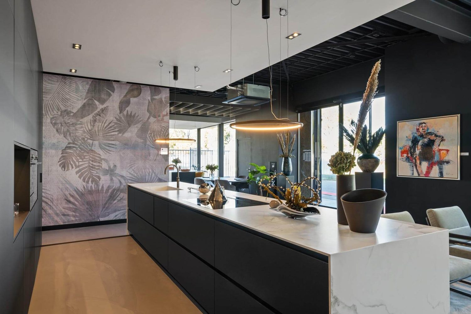 Poliform keuken met eiland in de showroom in Roermond